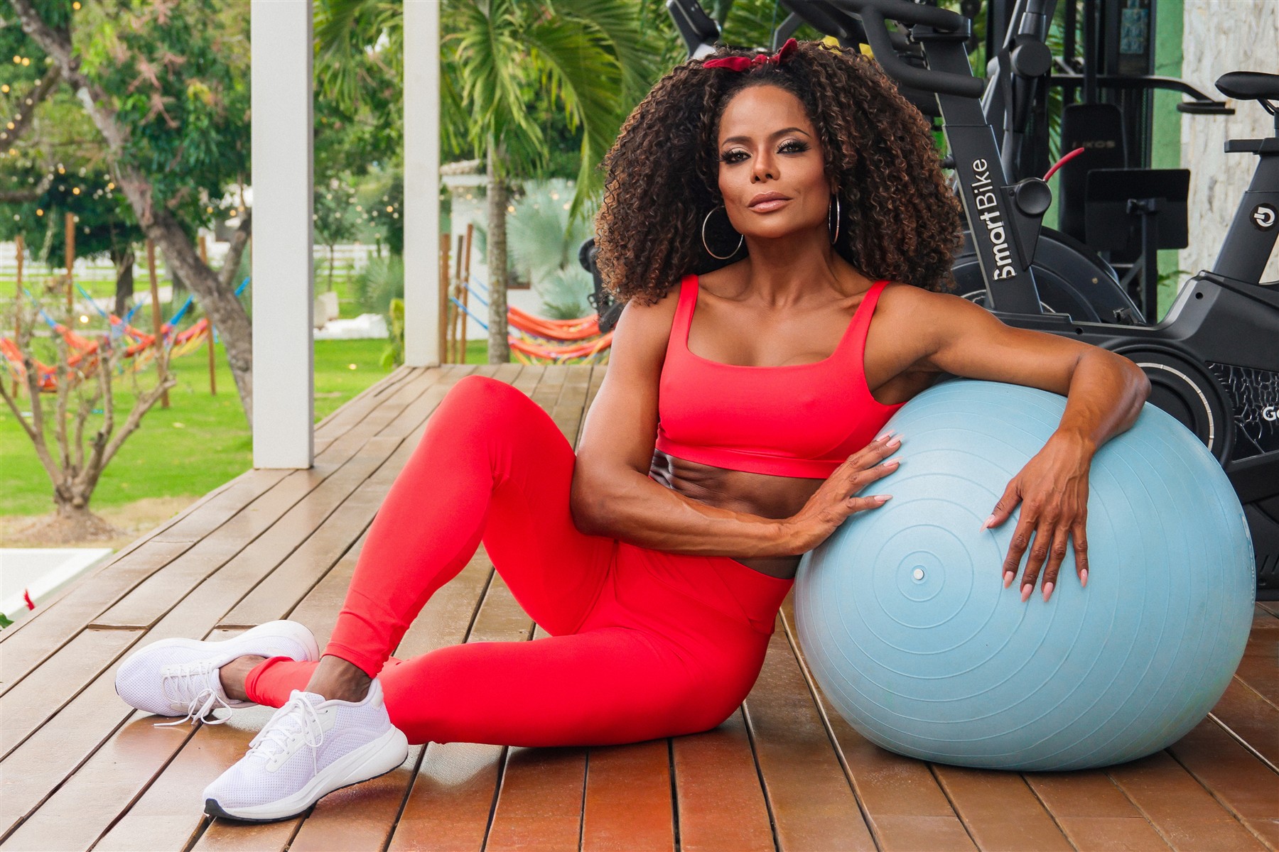 Adriana Bombom com equipamentos Gallant